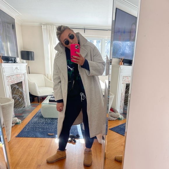 Meet your Posher, Alexa - Picture 2 of 16